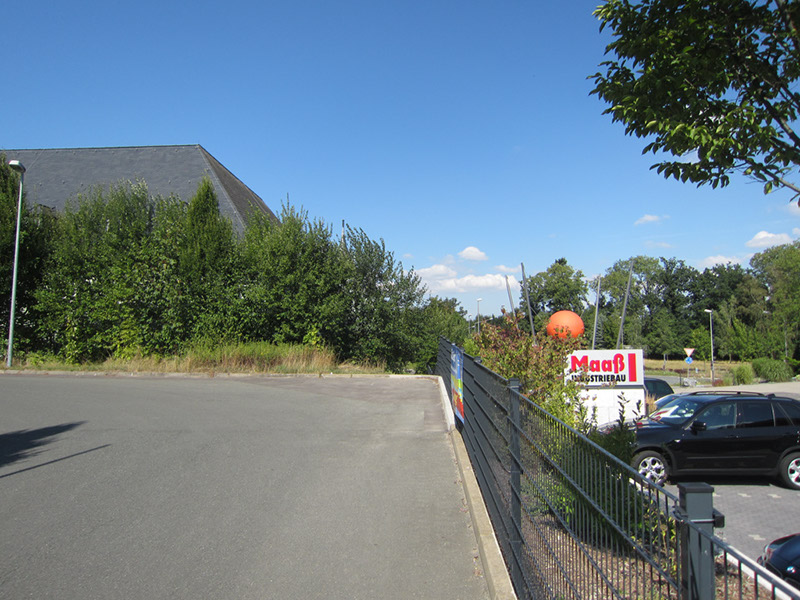 Gebäude 35 Blick vom Gewerbegebiet nebenan 3